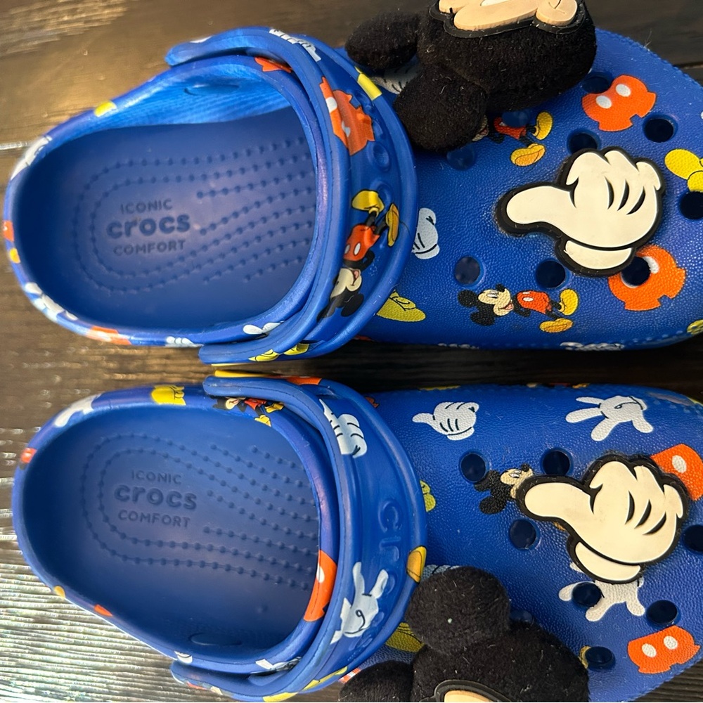 CROCS Kids Blue Mickey Mouse Sandals - Picture 4 of 6